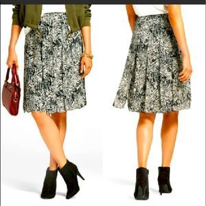 black and white print skirt